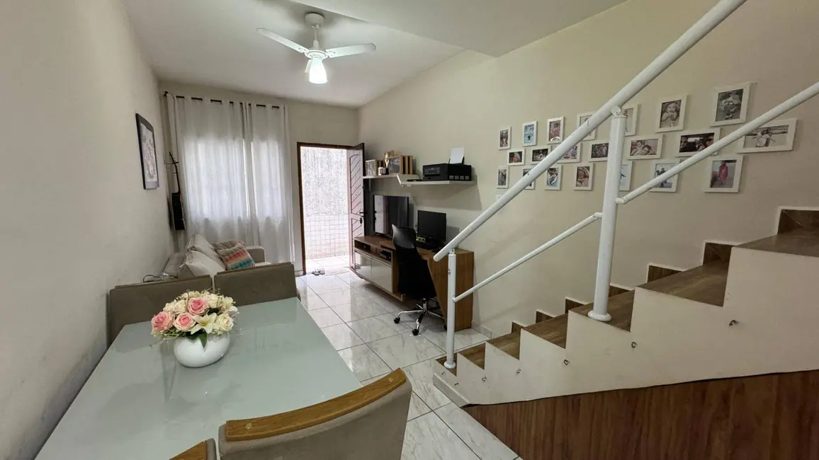 Foto 2 de Sobrado com 2 quartos à venda, 62m2 em Praia Grande - SP