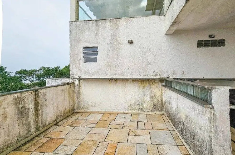 Foto 4 de Casa com 5 quartos à venda, 300m2 em Guaruja - SP