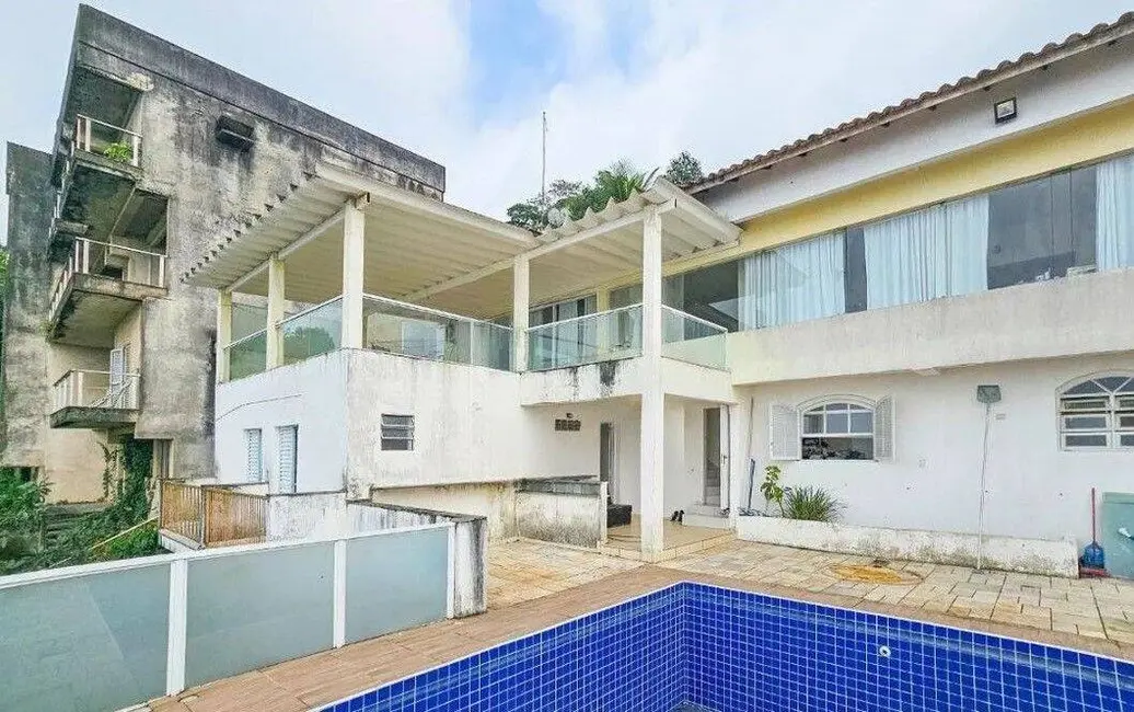 Foto 2 de Casa com 5 quartos à venda, 300m2 em Guaruja - SP