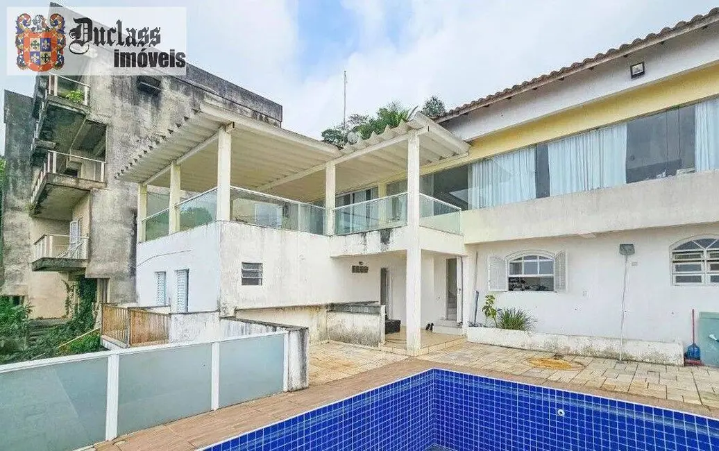 Casa com 5 quartos à venda, 300m2 em Guaruja - SP - imagem 1 Foto 1 de Casa com 5 quartos à venda, 300m2 em Guaruja - SP