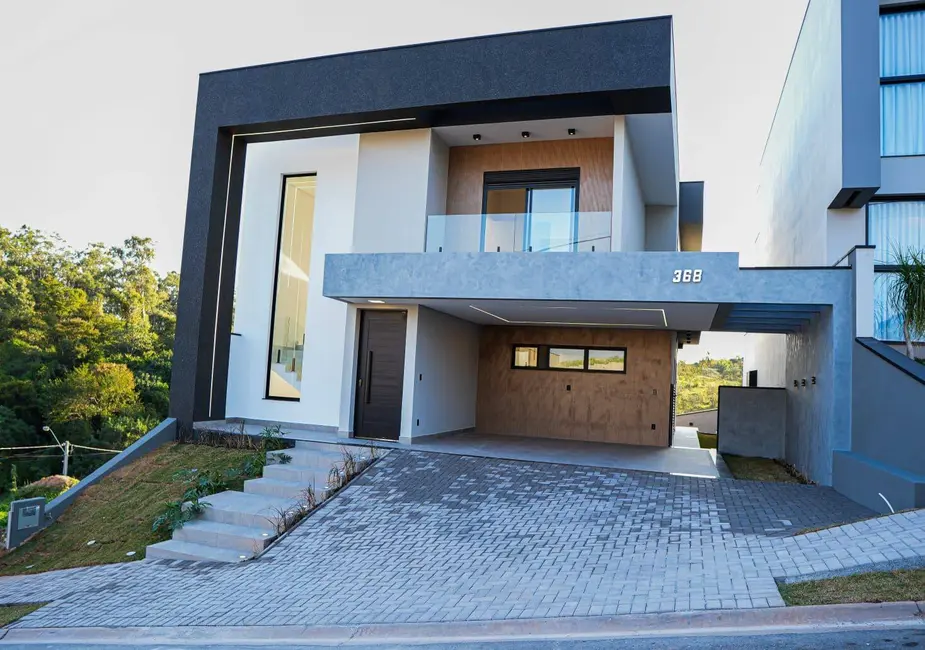 Sobrado com 3 quartos à venda, 238m2 em Vila Pagano, Valinhos - SP - imagem 1 Foto 1 de Sobrado com 3 quartos à venda, 238m2 em Vila Pagano, Valinhos - SP