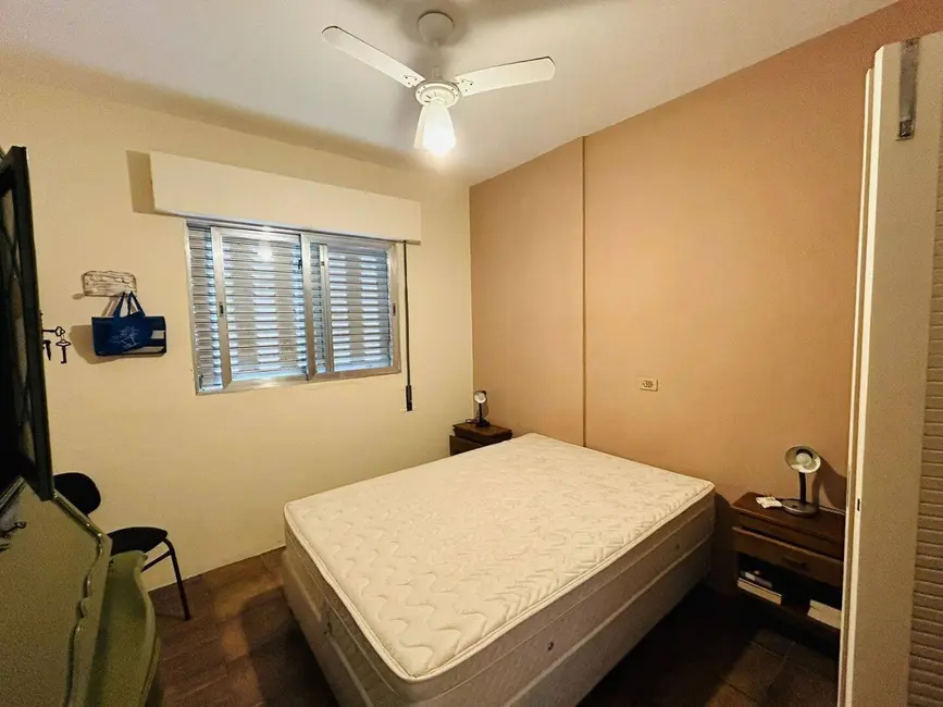 Foto 9 de Apartamento com 4 quartos à venda, 136m2 em Guaruja - SP