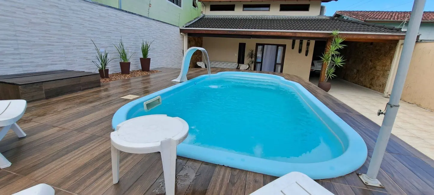 Foto 7 de Sobrado com 4 quartos à venda, 246m2 em Indaiá, Caraguatatuba - SP