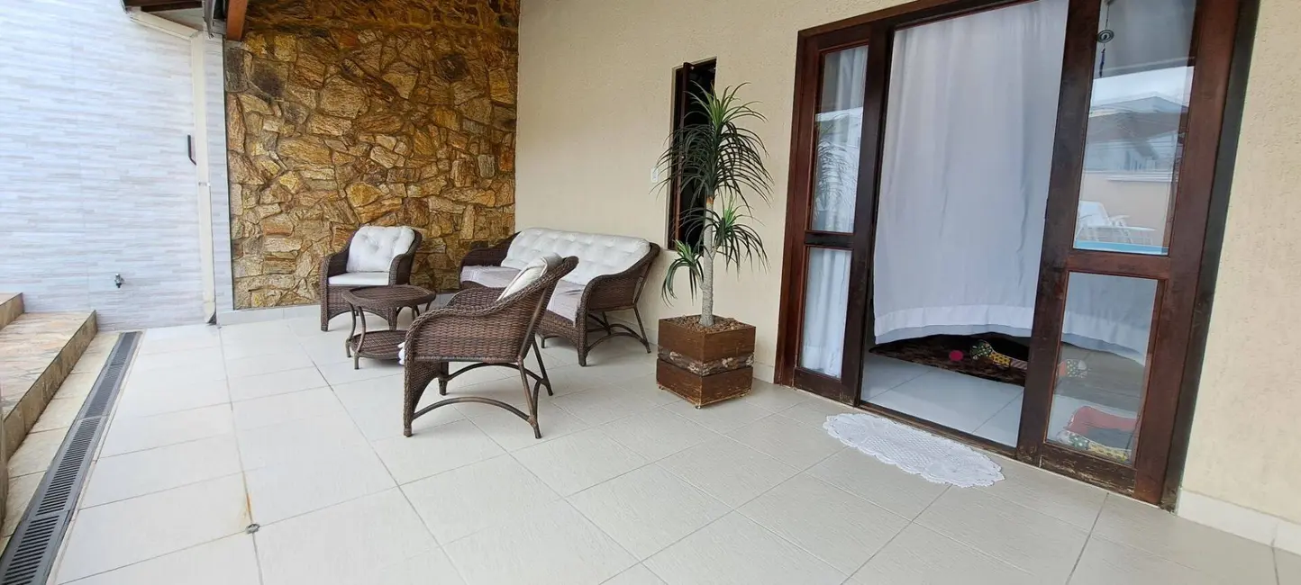 Foto 9 de Sobrado com 4 quartos à venda, 246m2 em Indaiá, Caraguatatuba - SP