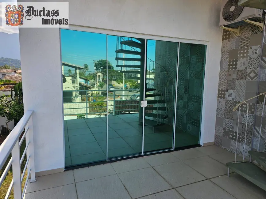 Sobrado à venda, 220m2 em Massaguaçu, Caraguatatuba - SP - imagem 2 Foto 2 de Sobrado à venda, 220m2 em Massaguaçu, Caraguatatuba - SP