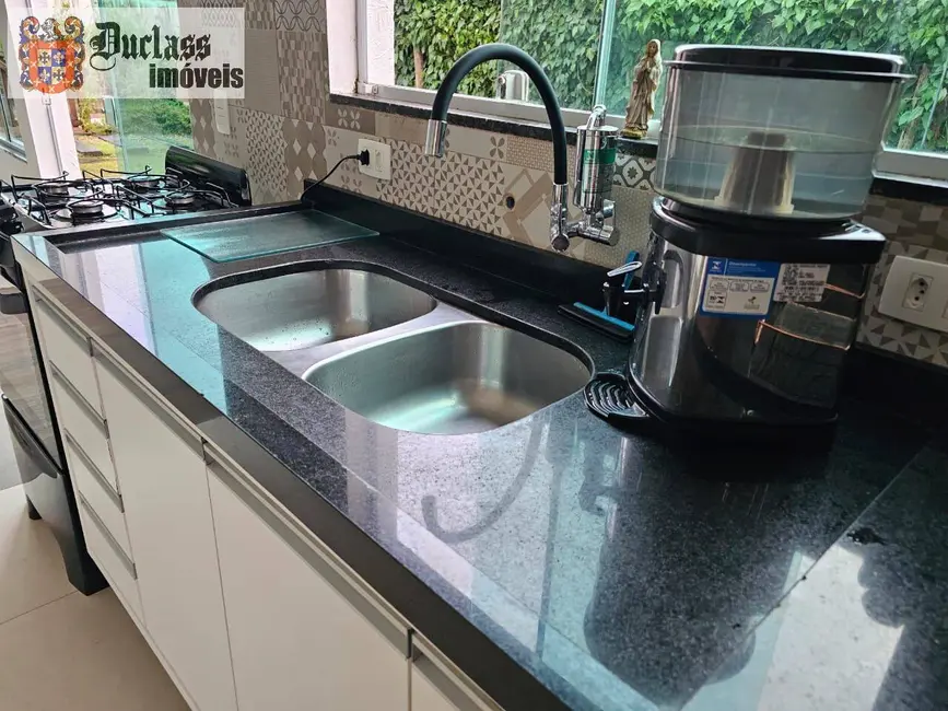 Foto 16 de Sobrado à venda, 220m2 em Massaguaçu, Caraguatatuba - SP