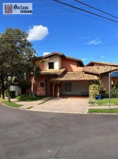 Casa com 3 quartos à venda, 260m2 em Santa Cruz, Valinhos - SP - imagem 1 Foto 1 de Casa com 3 quartos à venda, 260m2 em Santa Cruz, Valinhos - SP