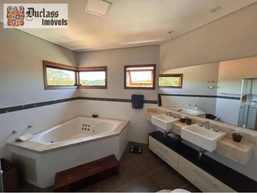 Casa com 3 quartos à venda, 260m2 em Santa Cruz, Valinhos - SP - imagem 5 Foto 5 de Casa com 3 quartos à venda, 260m2 em Santa Cruz, Valinhos - SP