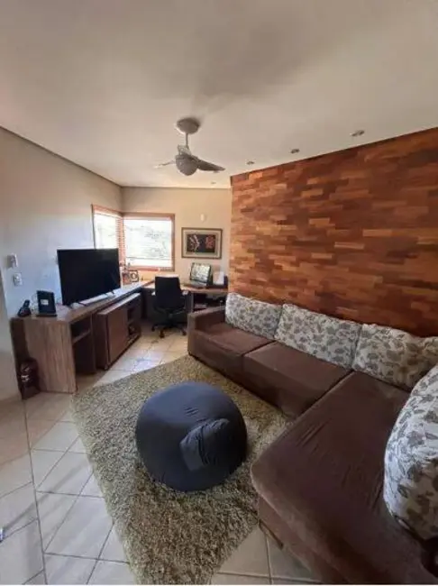 Foto 3 de Casa com 3 quartos à venda, 260m2 em Santa Cruz, Valinhos - SP