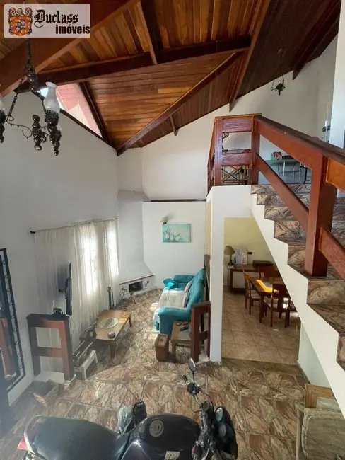 Sobrado com 3 quartos à venda, 178m2 em Peruibe - SP - imagem 8 Foto 8 de Sobrado com 3 quartos à venda, 178m2 em Peruibe - SP