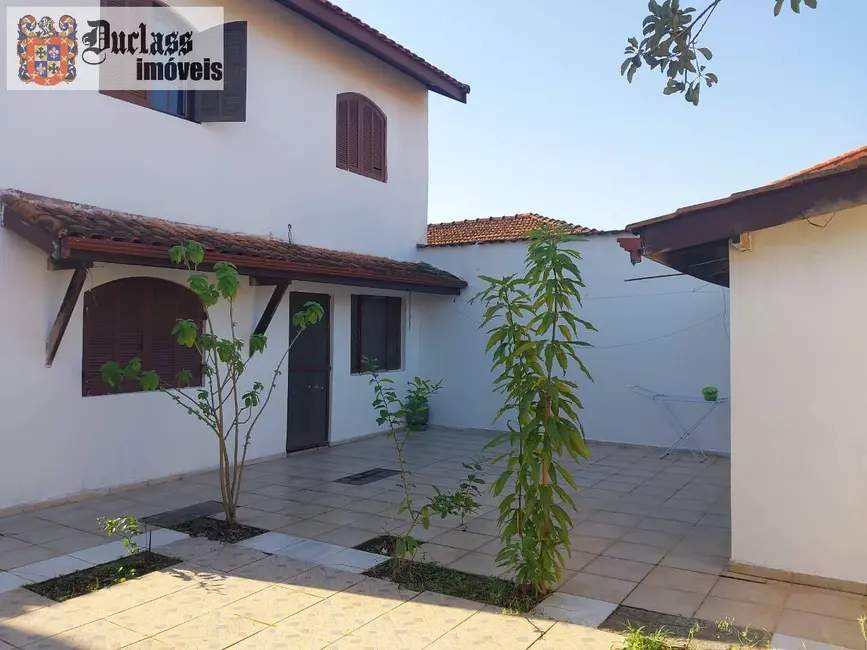 Sobrado com 3 quartos à venda, 178m2 em Peruibe - SP - imagem 3 Foto 3 de Sobrado com 3 quartos à venda, 178m2 em Peruibe - SP