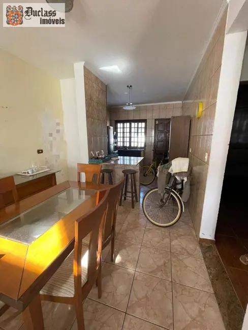 Sobrado com 3 quartos à venda, 178m2 em Peruibe - SP - imagem 4 Foto 4 de Sobrado com 3 quartos à venda, 178m2 em Peruibe - SP