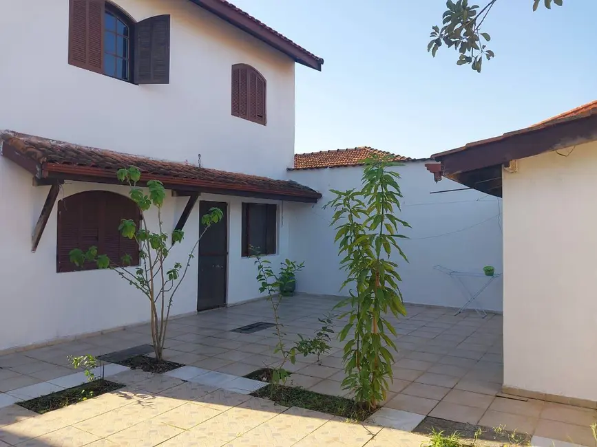 Foto 3 de Sobrado com 3 quartos à venda, 178m2 em Peruibe - SP