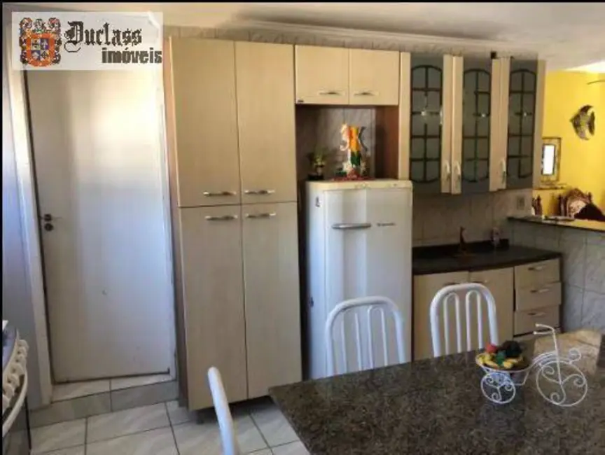 Sobrado com 3 quartos à venda, 60m2 em Sumaré, Caraguatatuba - SP - imagem 7 Foto 7 de Sobrado com 3 quartos à venda, 60m2 em Sumaré, Caraguatatuba - SP