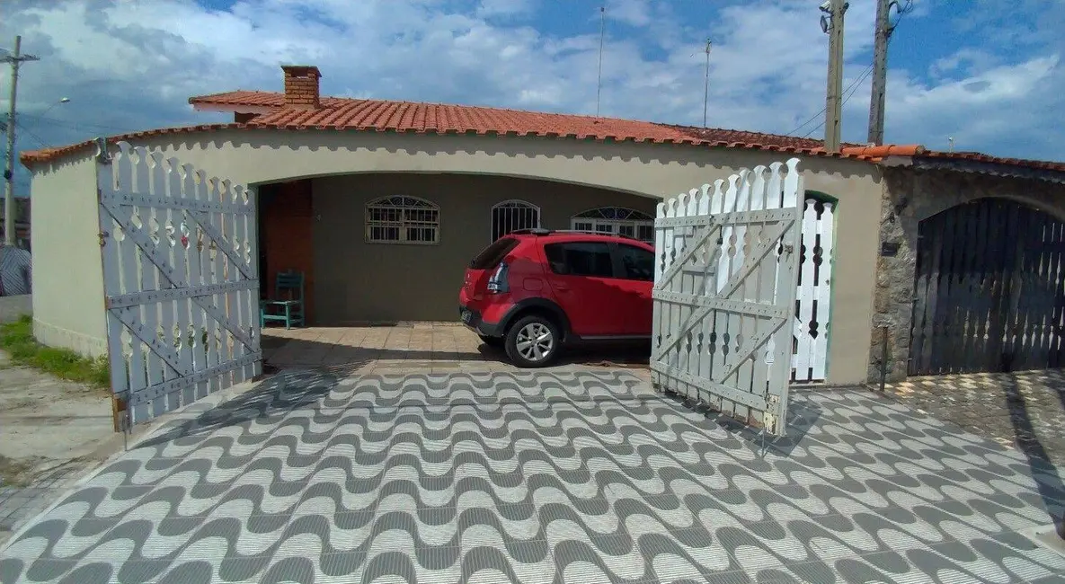 Foto 9 de Casa com 2 quartos à venda, 84m2 em Mongagua - SP