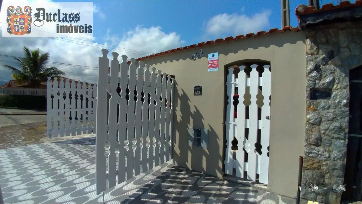 Foto 2 de Casa com 2 quartos à venda, 84m2 em Mongagua - SP