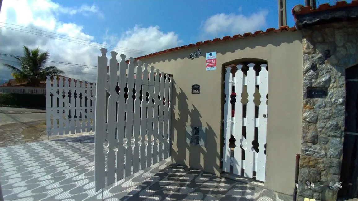 Foto 2 de Casa com 2 quartos à venda, 84m2 em Mongagua - SP