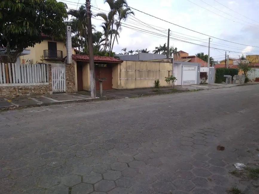 Foto 2 de Casa com 3 quartos à venda, 132m2 em Itanhaem - SP