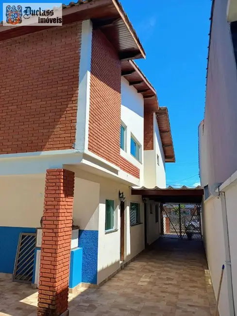 Foto 3 de Sobrado com 6 quartos à venda, 262m2 em Itanhaem - SP
