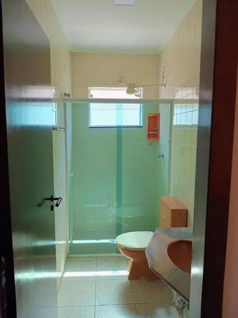 Foto 8 de Sobrado com 6 quartos à venda, 262m2 em Itanhaem - SP