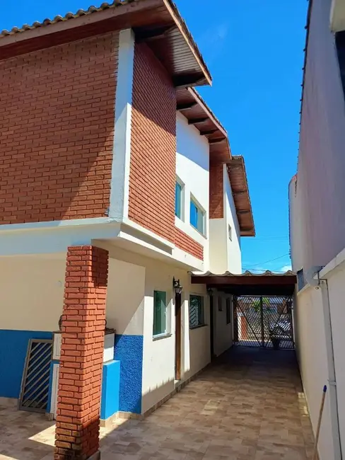Foto 3 de Sobrado com 6 quartos à venda, 262m2 em Itanhaem - SP