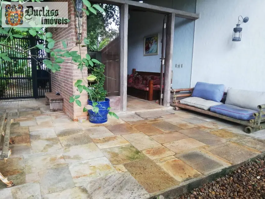 Casa com 4 quartos à venda, 160m2 em Balneário Praia do Pernambuco, Guaruja - SP - imagem 2 Foto 2 de Casa com 4 quartos à venda, 160m2 em Balneário Praia do Pernambuco, Guaruja - SP