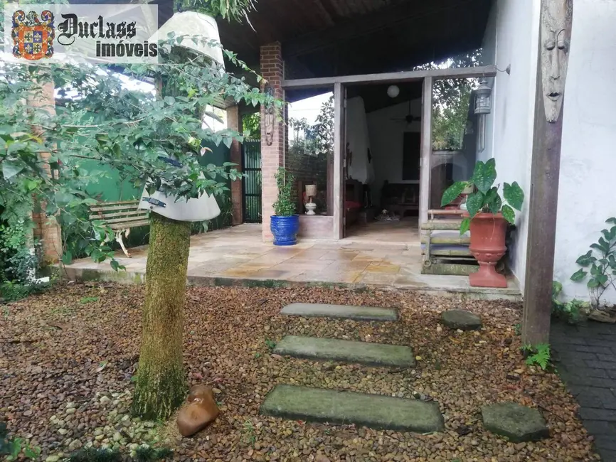 Casa com 4 quartos à venda, 160m2 em Balneário Praia do Pernambuco, Guaruja - SP - imagem 4 Foto 4 de Casa com 4 quartos à venda, 160m2 em Balneário Praia do Pernambuco, Guaruja - SP