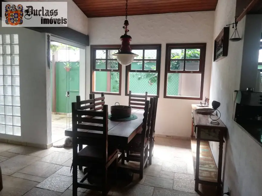 Casa com 4 quartos à venda, 160m2 em Balneário Praia do Pernambuco, Guaruja - SP - imagem 5 Foto 5 de Casa com 4 quartos à venda, 160m2 em Balneário Praia do Pernambuco, Guaruja - SP