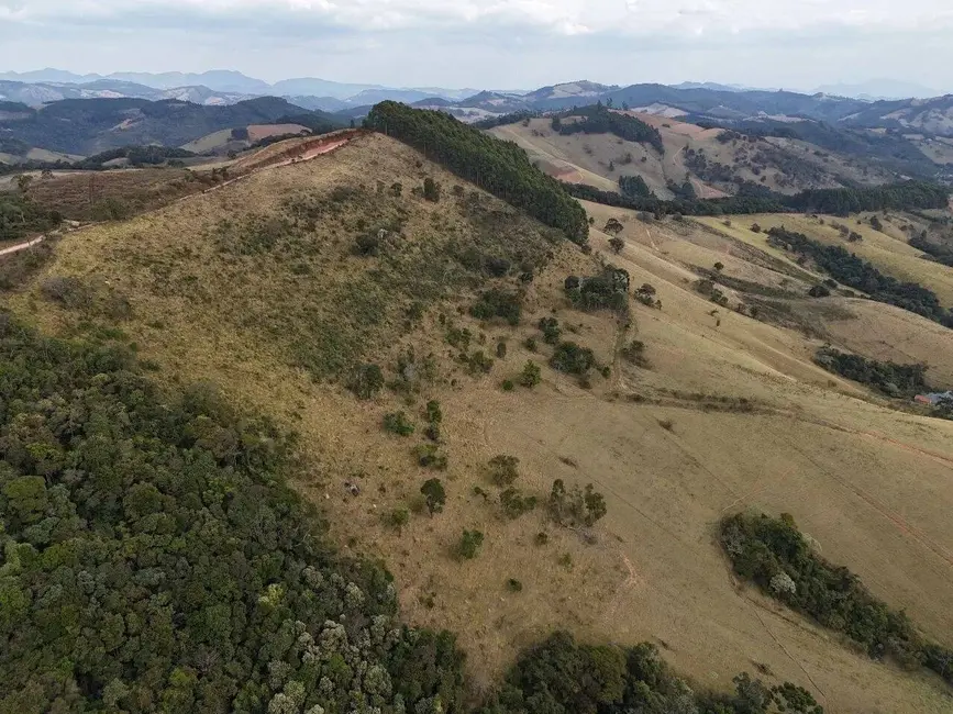 Foto 2 de Terreno / Lote à venda, 20000m2 em Camanducaia - MG
