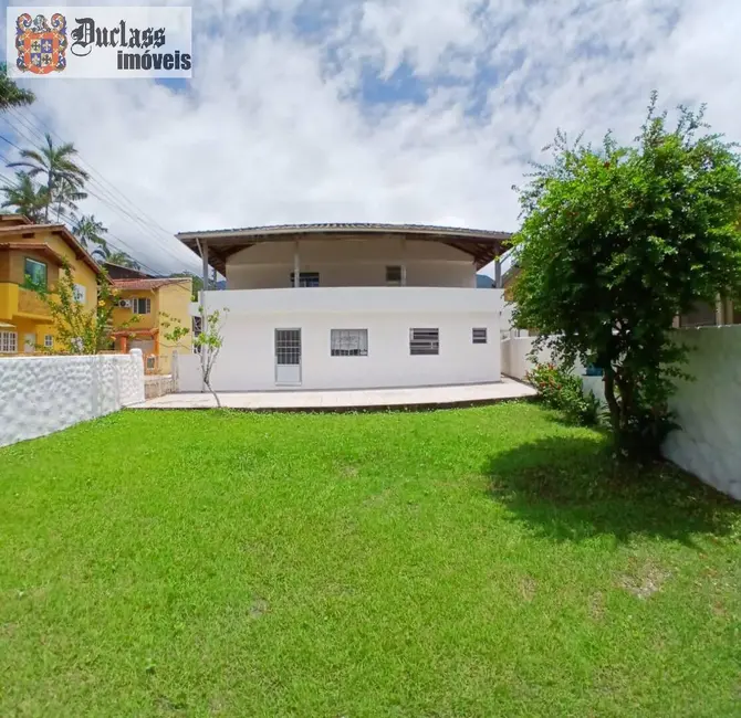 Foto 2 de Sobrado com 4 quartos à venda, 180m2 em Massaguaçu, Caraguatatuba - SP