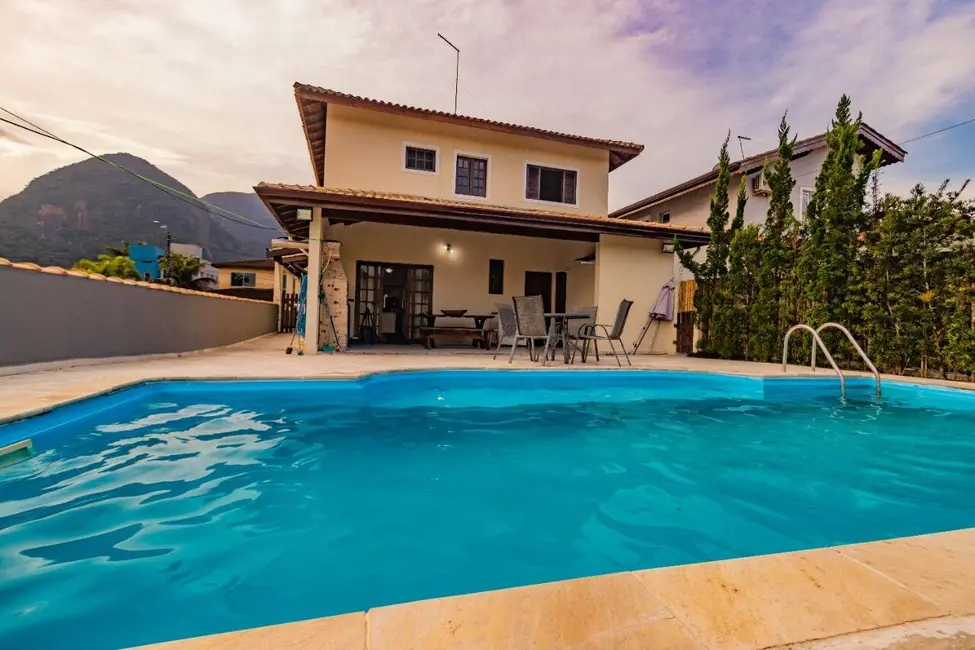 Foto 1 de Sobrado com 5 quartos à venda, 331m2 em Bertioga - SP