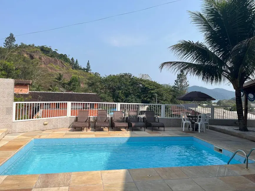 Foto 4 de Sobrado com 4 quartos à venda, 306m2 em Ubatuba - SP