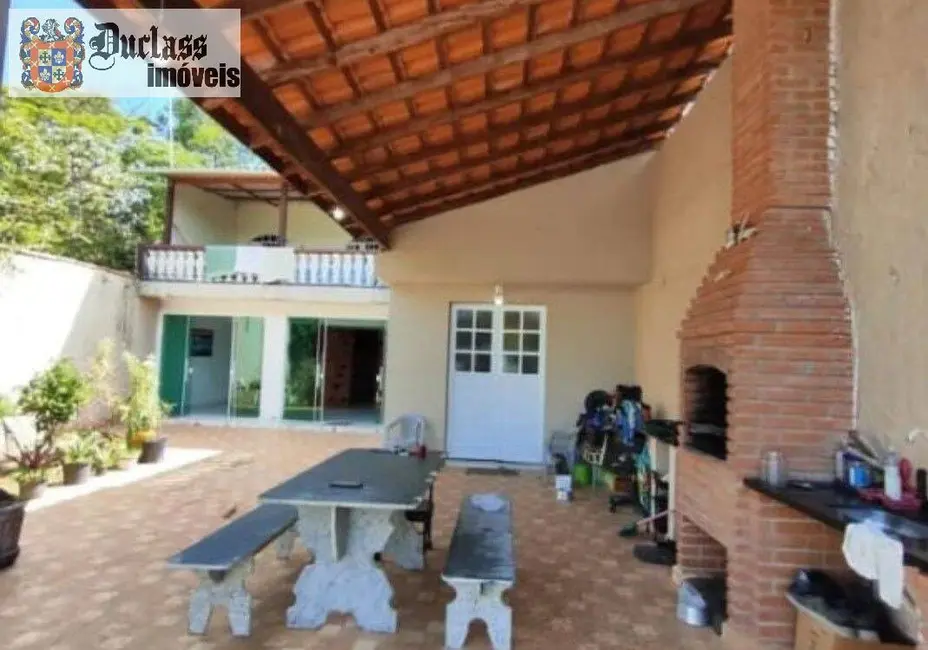 Sobrado com 3 quartos à venda, 250m2 em Itanhaem - SP - imagem 1 Foto 1 de Sobrado com 3 quartos à venda, 250m2 em Itanhaem - SP