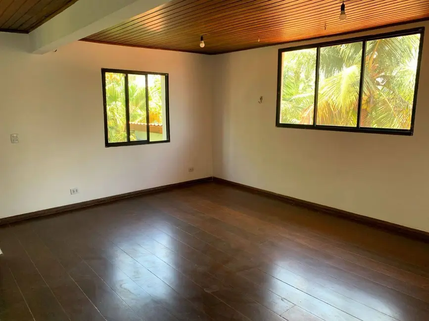 Foto 9 de Sobrado com 3 quartos à venda, 179m2 em Balneário Praia do Pernambuco, Guaruja - SP