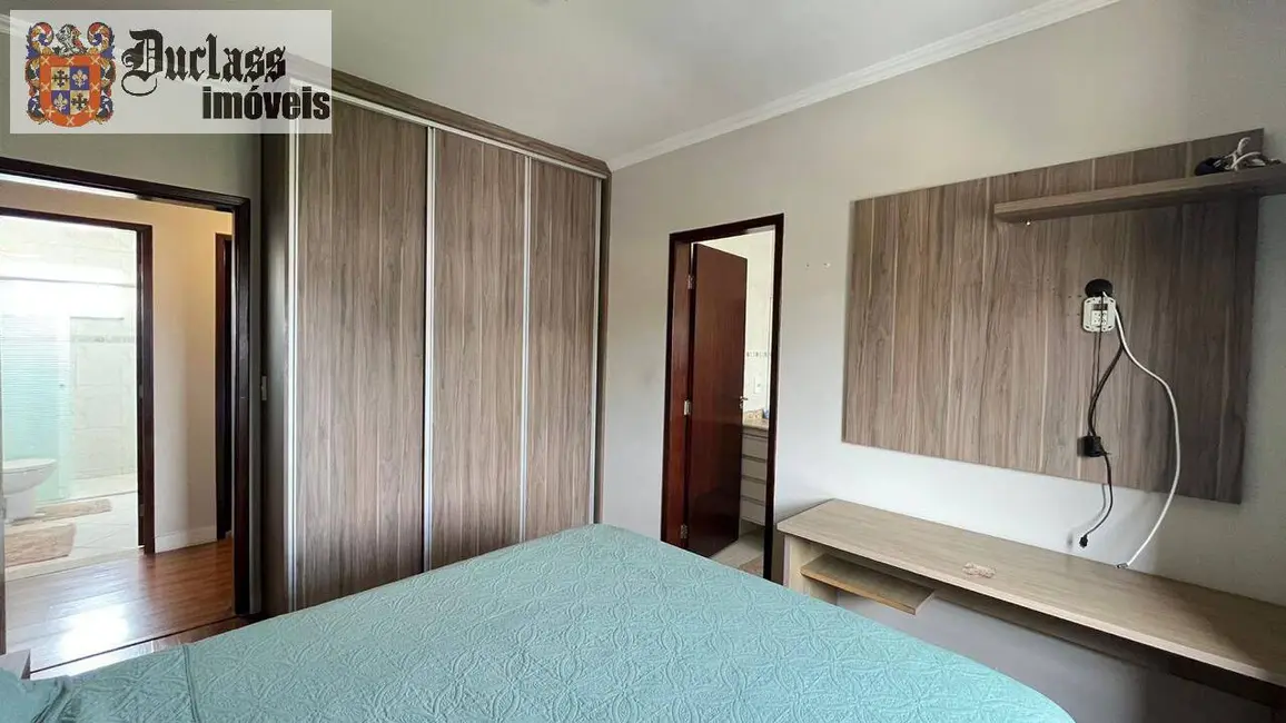 Foto 9 de Sobrado com 3 quartos à venda, 180m2 em Jardim Hípica Pinheiro, Taubate - SP