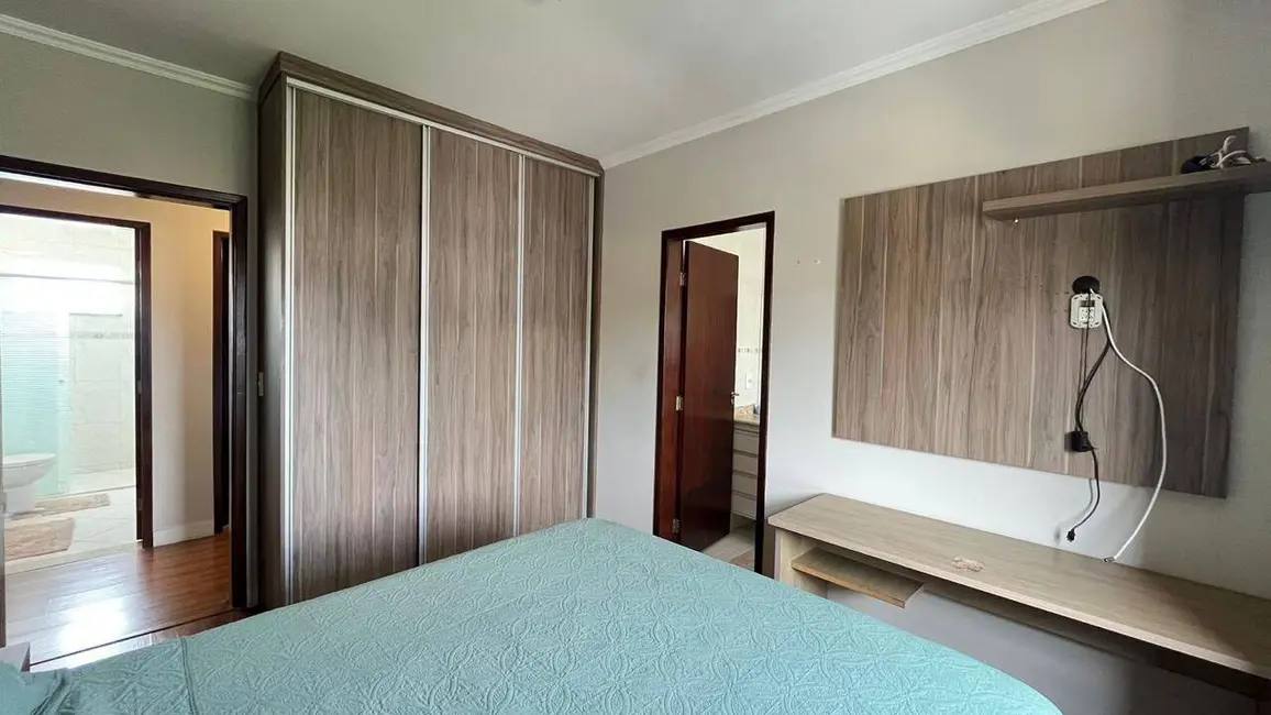 Foto 9 de Sobrado com 3 quartos à venda, 180m2 em Jardim Hípica Pinheiro, Taubate - SP