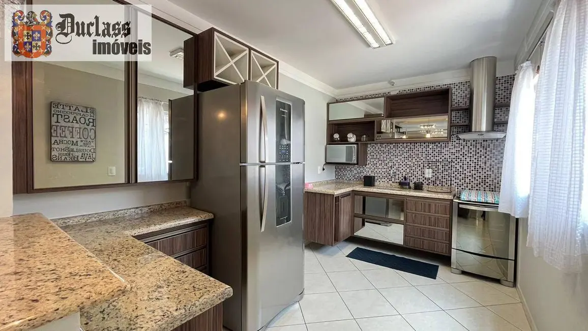 Foto 3 de Sobrado com 3 quartos à venda, 180m2 em Jardim Hípica Pinheiro, Taubate - SP