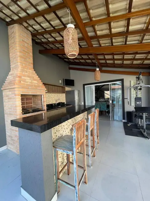 Foto 5 de Sobrado com 3 quartos à venda, 180m2 em Jardim Hípica Pinheiro, Taubate - SP