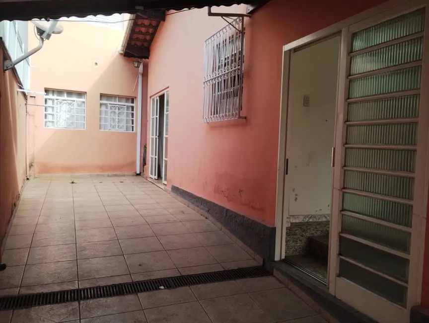 Casa com 5 quartos à venda, 165m2 em Centro, Extrema - MG - imagem 7 Foto 7 de Casa com 5 quartos à venda, 165m2 em Centro, Extrema - MG