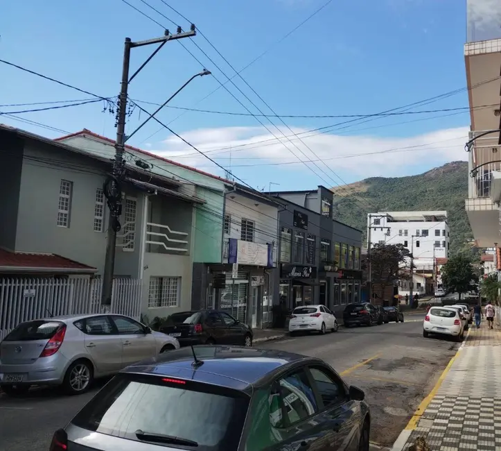 Casa com 5 quartos à venda, 165m2 em Centro, Extrema - MG - imagem 8 Foto 8 de Casa com 5 quartos à venda, 165m2 em Centro, Extrema - MG