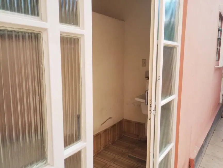 Casa com 5 quartos à venda, 165m2 em Centro, Extrema - MG - imagem 4 Foto 4 de Casa com 5 quartos à venda, 165m2 em Centro, Extrema - MG