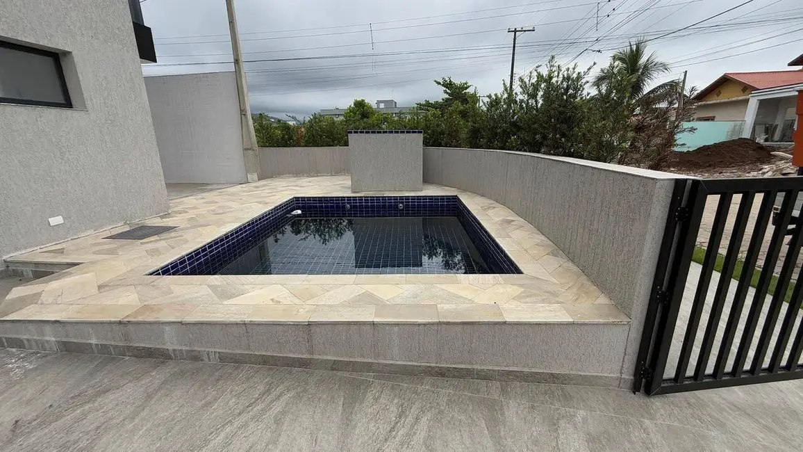 Foto 3 de Sobrado com 4 quartos à venda, 122m2 em Bertioga - SP