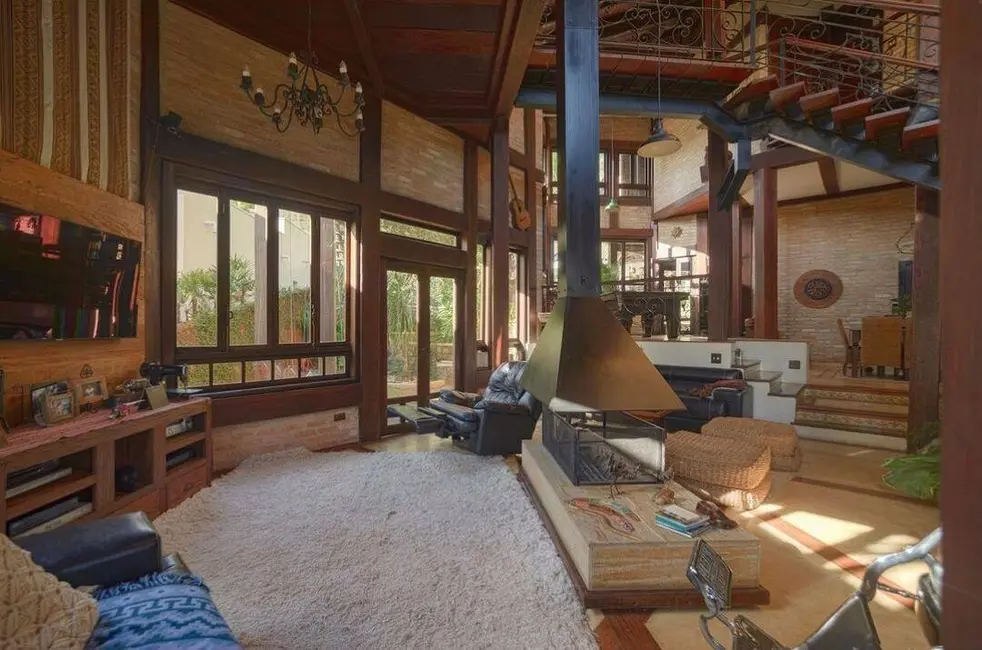 Foto 3 de Sobrado com 3 quartos à venda, 550m2 em Morada dos Pássaros, Barueri - SP