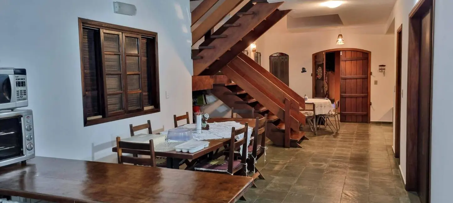 Foto 1 de Sobrado com 4 quartos à venda, 215m2 em Massaguaçu, Caraguatatuba - SP