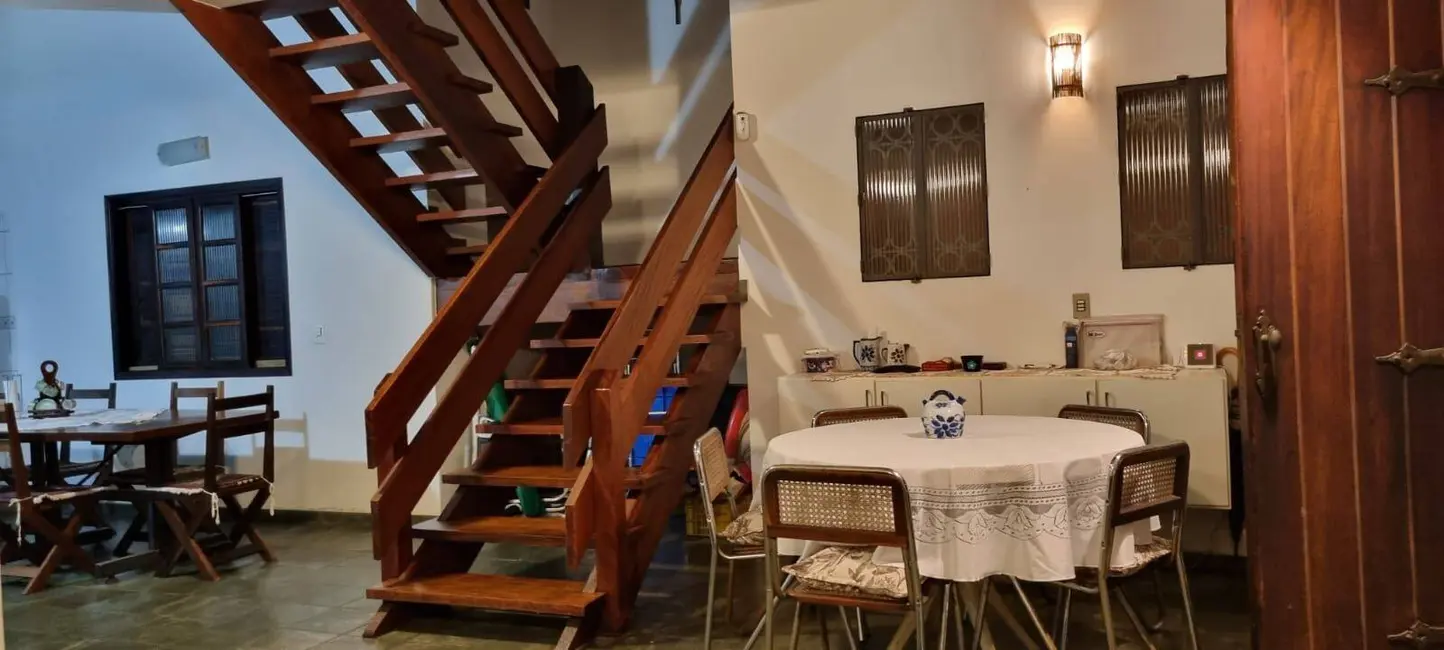 Foto 2 de Sobrado com 4 quartos à venda, 215m2 em Massaguaçu, Caraguatatuba - SP