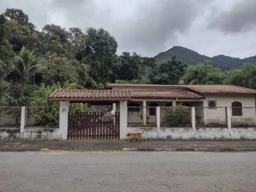 Foto 3 de Casa com 3 quartos à venda, 165m2 em Ubatuba - SP