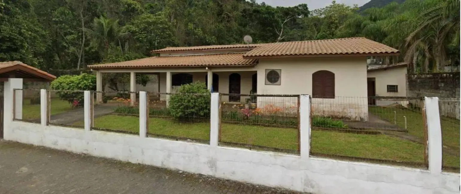 Foto 2 de Casa com 3 quartos à venda, 165m2 em Ubatuba - SP