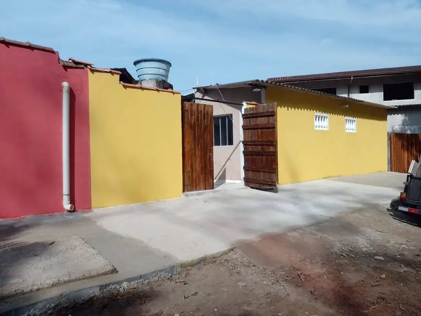 Foto 4 de Casa com 6 quartos à venda, 324m2 em Ubatuba - SP