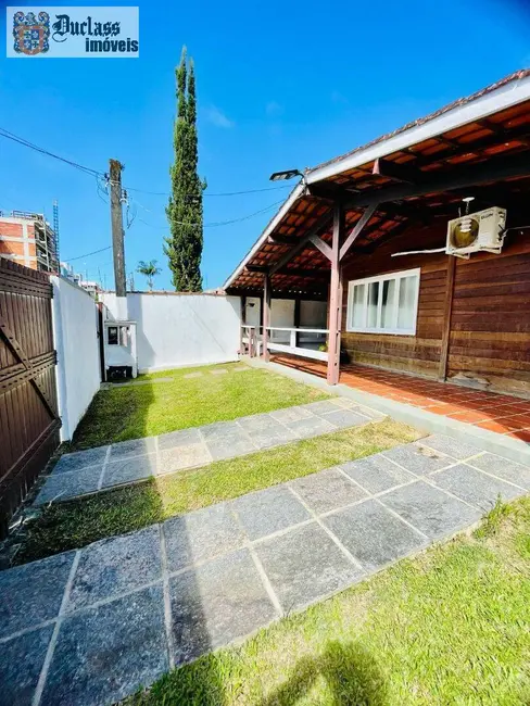 Foto 2 de Casa com 3 quartos à venda, 108m2 em Ubatuba - SP