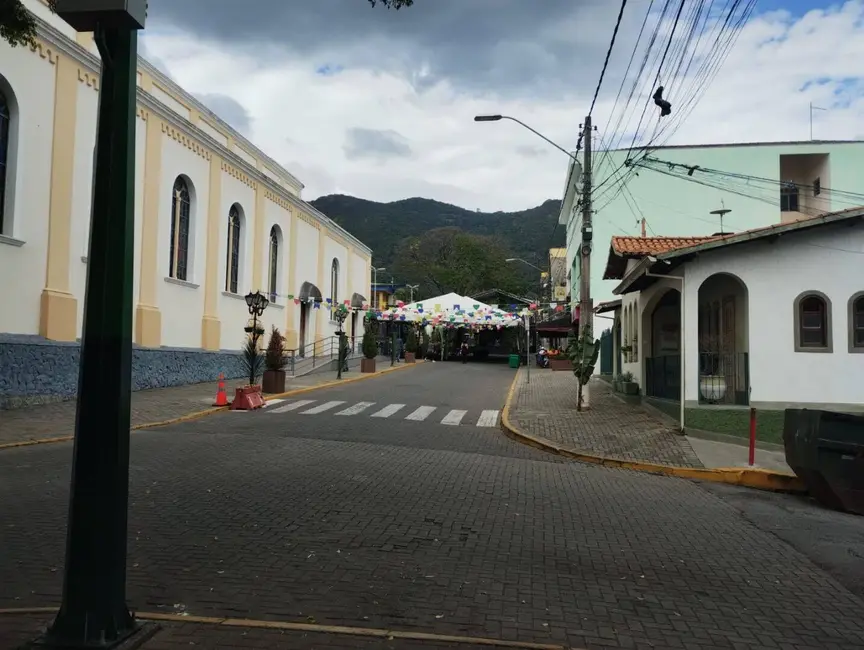 Casa com 2 quartos à venda, 100m2 em Extrema - MG - imagem 2 Foto 2 de Casa com 2 quartos à venda, 100m2 em Extrema - MG